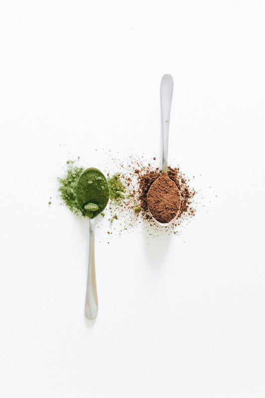 Cuillères de poudre verte et épices - différentes formes de pandan